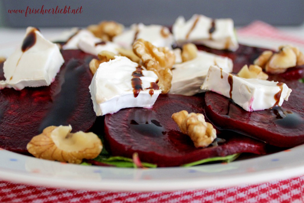 Rote Bete Salat mit Ziegenkäse und Croûtons