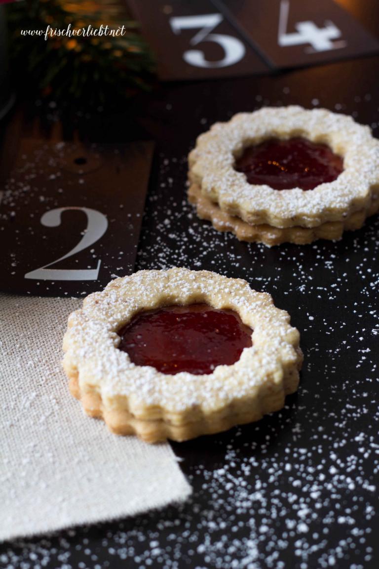 Vanille Plätzchen mit Himbeeren Füllung - Frisch Verliebt - mein Blog ...