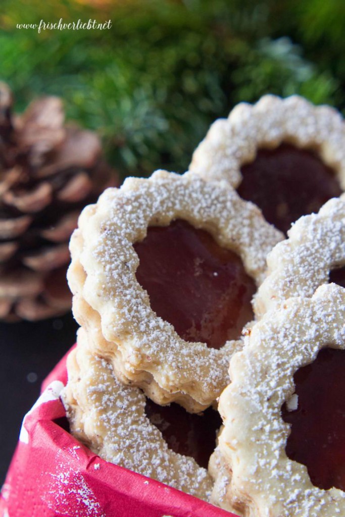 Vanille Plätzchen mit Himbeeren Füllung - Frisch Verliebt - mein Blog ...