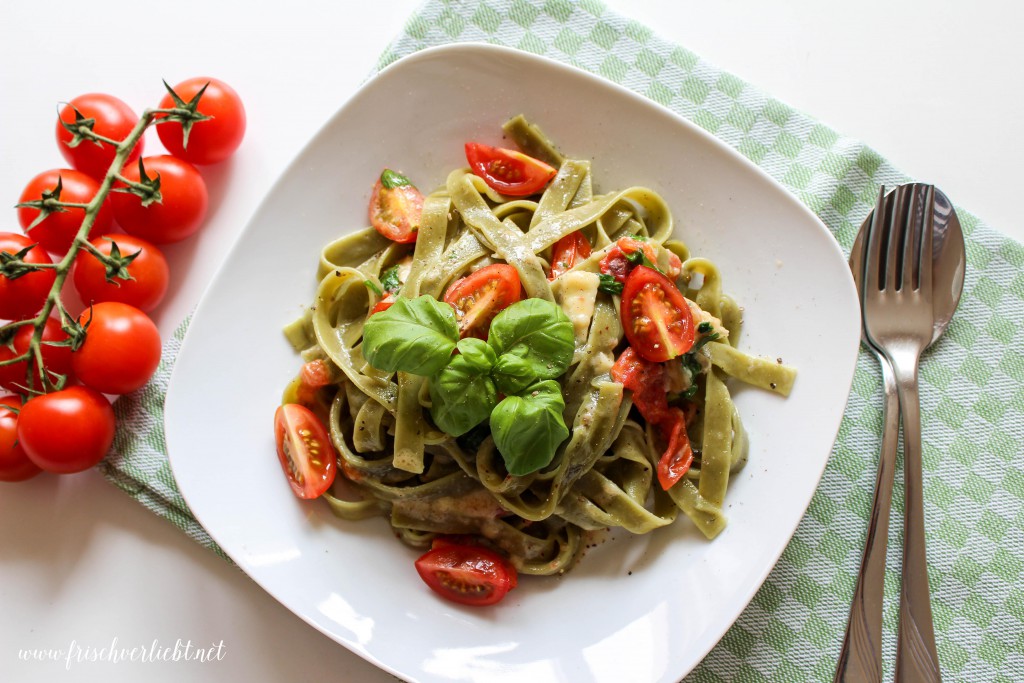 Grüne Bandnudeln mit Gorgonzola Sauce - Frisch Verliebt - mein Blog für ...
