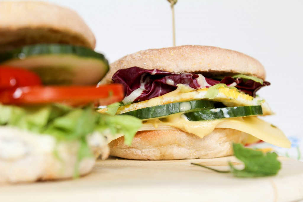 Nudeln mit Spinat Sauce und karamellisierten Walnüssen
