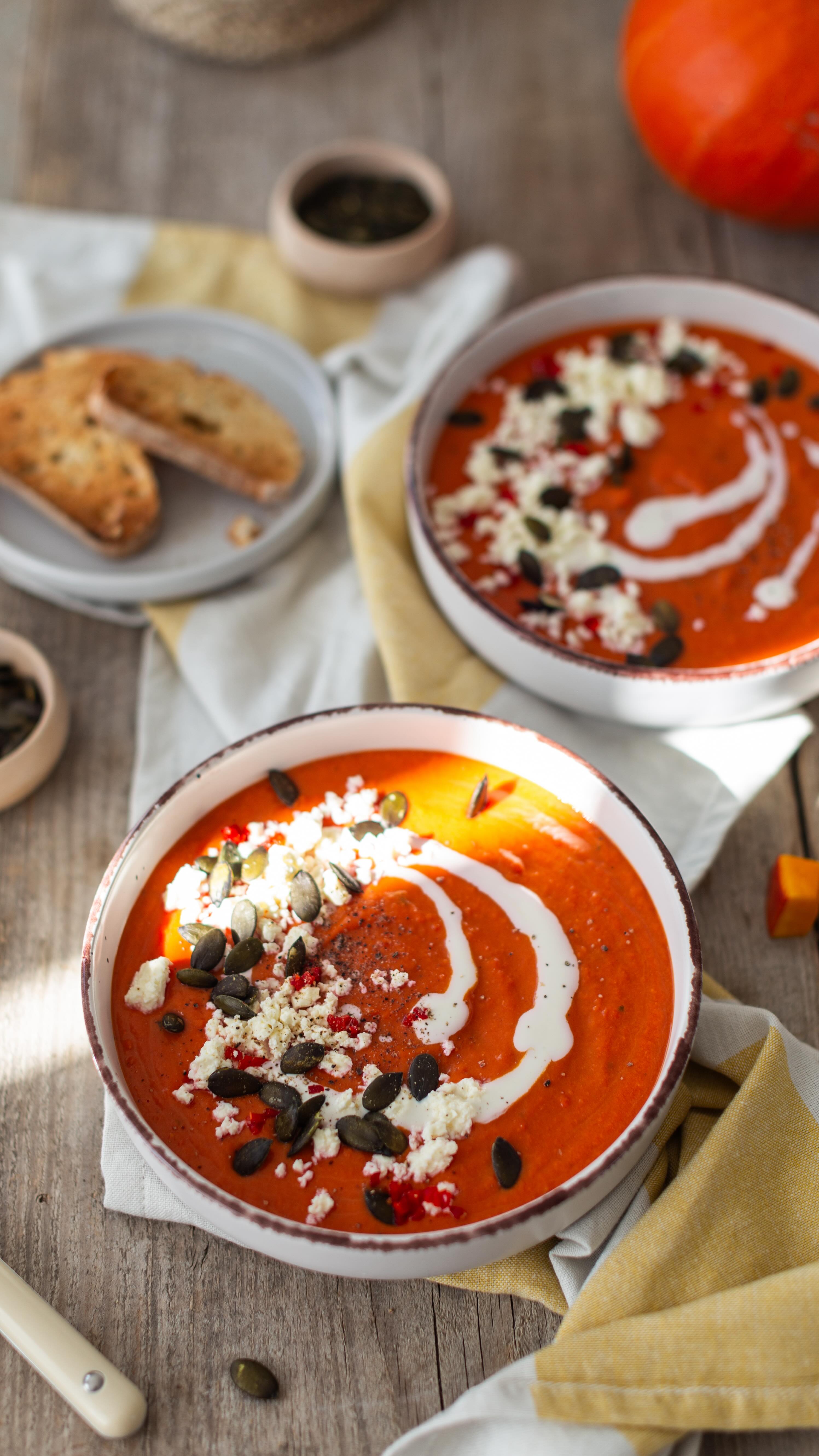 ❤️🧡 Wenn Rote Bete auf Kürbis trifft, wird’s spannend. (Werbung | Shooting für Kundin)

📸 Entstanden ist das Video im Rahmen eines Businessprojekts, bei dem ich das Foodstyling und die Videoproduktion übernommen habe.

✨ Genau solche Momente liebe ich an meiner Arbeit: Farben, die Geschichten erzählen, und gute Produkte, die Gerichte besonders machen. 

💌 Du brauchst Rezeptfotos oder Video-Content für dein Produkt oder deine Marke? Schreib mir gerne. 👉🏻 mail@anneklein.berlin