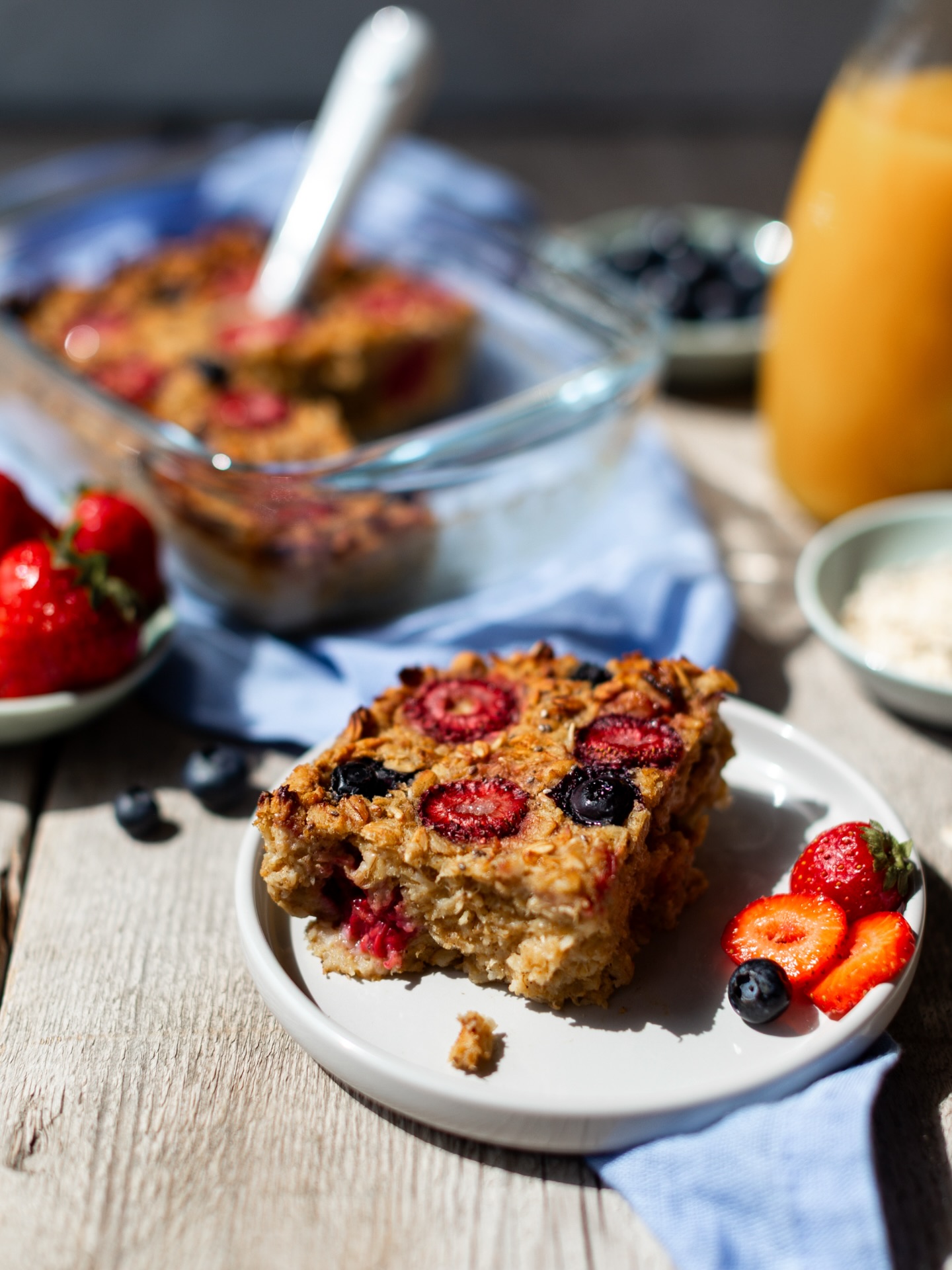 🥣 Baked Oatmeal - oder einfacher gesagt: Haferflockenauflauf mit Beeren. Ein Klassiker für graue Herbsttage, der sich wunderbar variieren lässt. 

🍎 Wenn’s saisonal bleiben soll: Äpfel, Birnen oder Kaki passen perfekt. Warm serviert, mit etwas (veganem) Joghurt oder Nussmus.

📸 Entstanden ist das Foto im Rahmen einer Kundinnenproduktion, bei der ich das Foodstyling und die Foodfotografie übernommen habe.

💌 Du suchst Foodfotos oder Rezept-Content für deine Marke? Schreib mir gerne: mail@anneklein.berlin

✨ Food Fotografie | Content Creation | Herbst Frühstück | Rezept Inspiration | Baked Oatmeal | Haferflockenauflauf