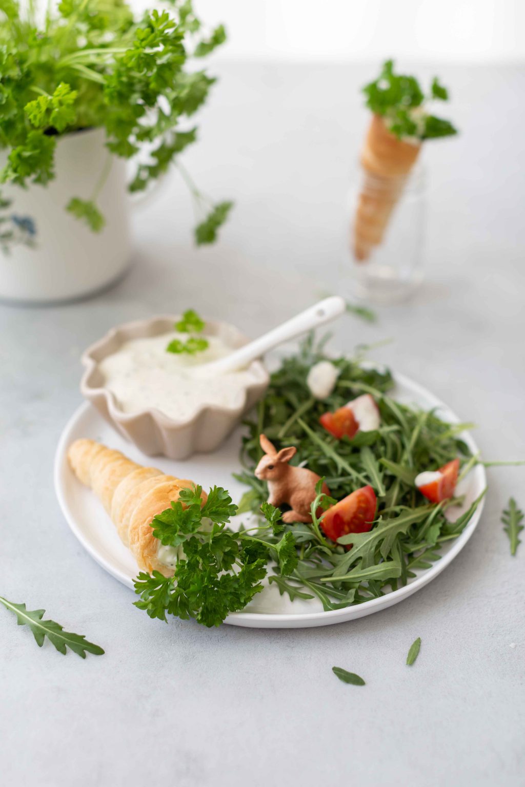 Blätterteig-Möhrchen mit Salat - Rezept für Ostern - Frisch Verliebt Blog