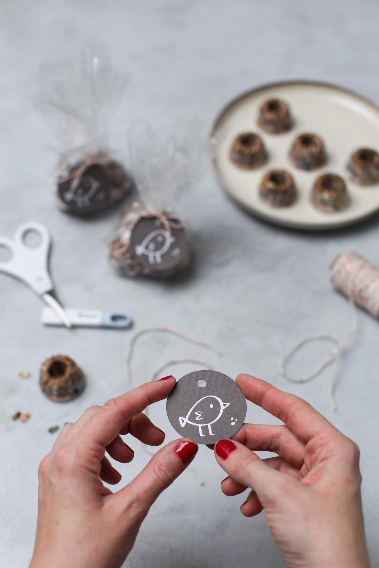 Vogelfutter als kleine Gugelhupfe selber machen - perfekt als Geschenk